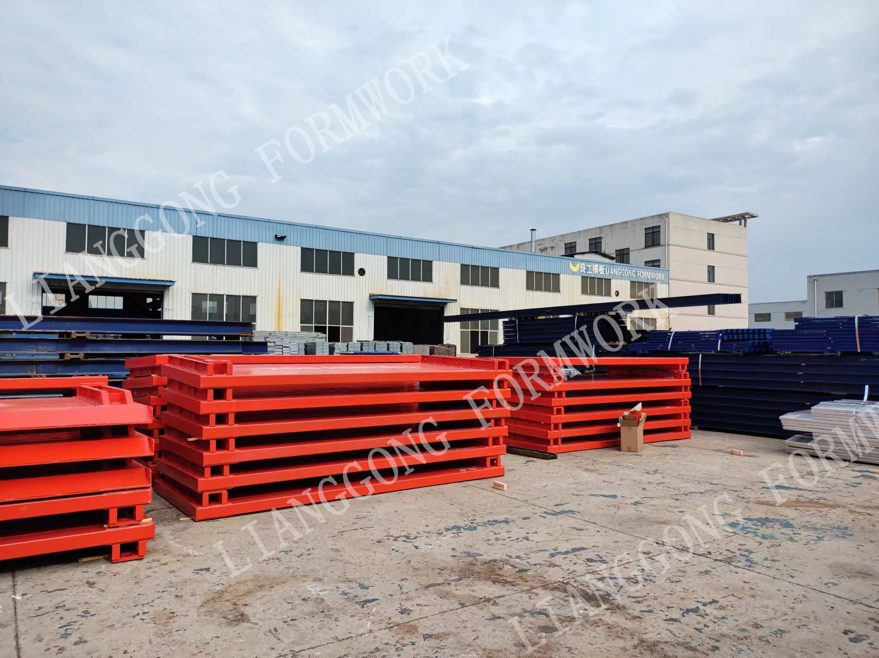 China Lianggong Customized Adjustable Steel Trench Shields Trench Shoring Box for Ditch Construction