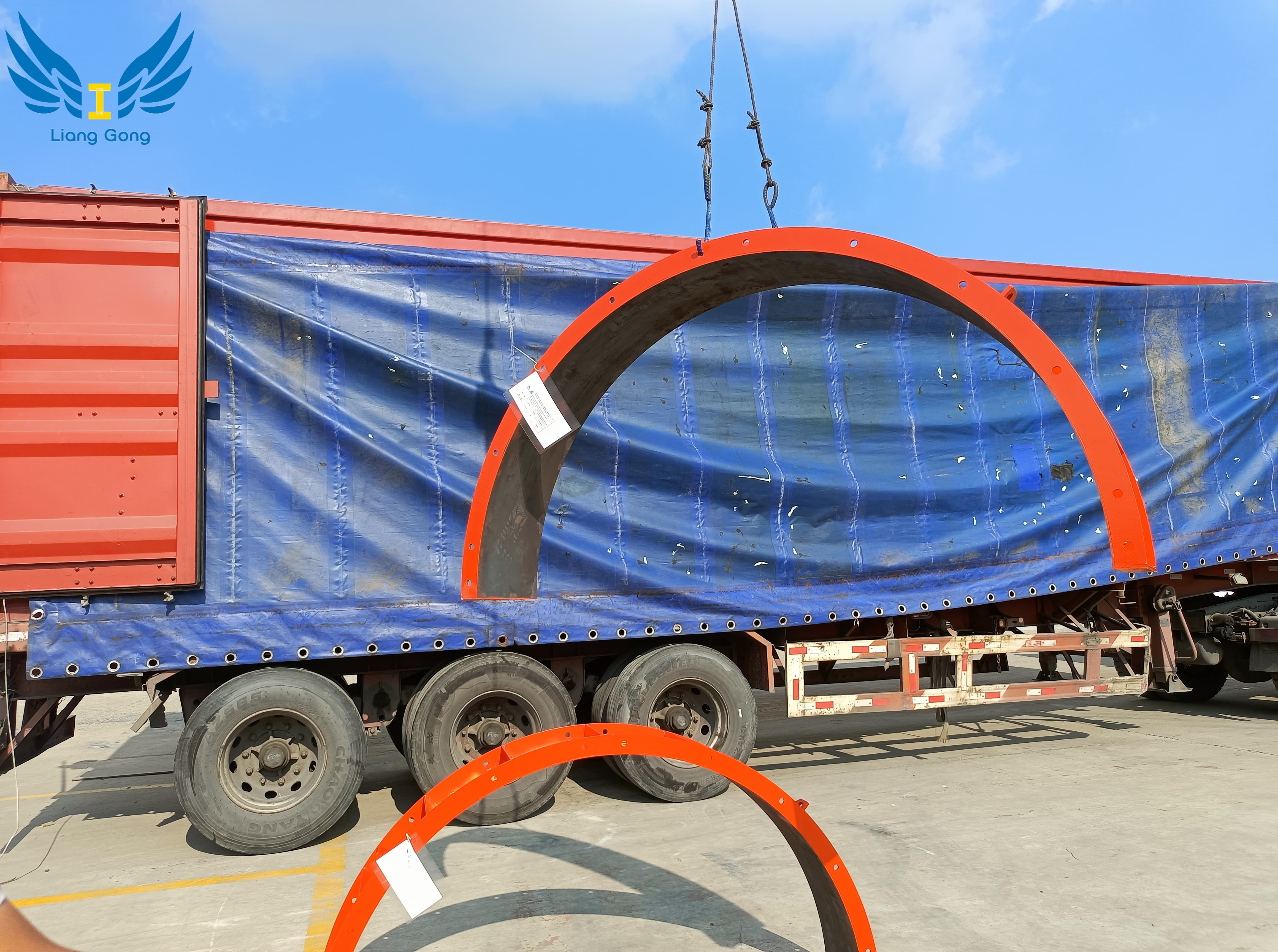 China LiangGong Best Price Building Material Q235 Steel Formwork for Bridge/Wall/slab Construction