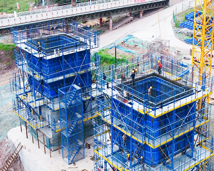 4_0001_Hydraulic Auto-climbing formwork