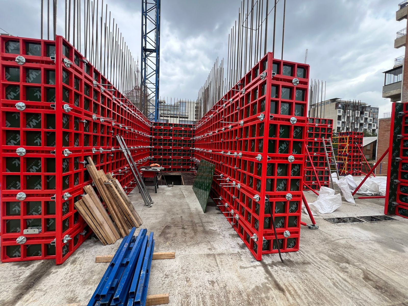 Ac&eacute;lv&aacute;z zsaluzat--39